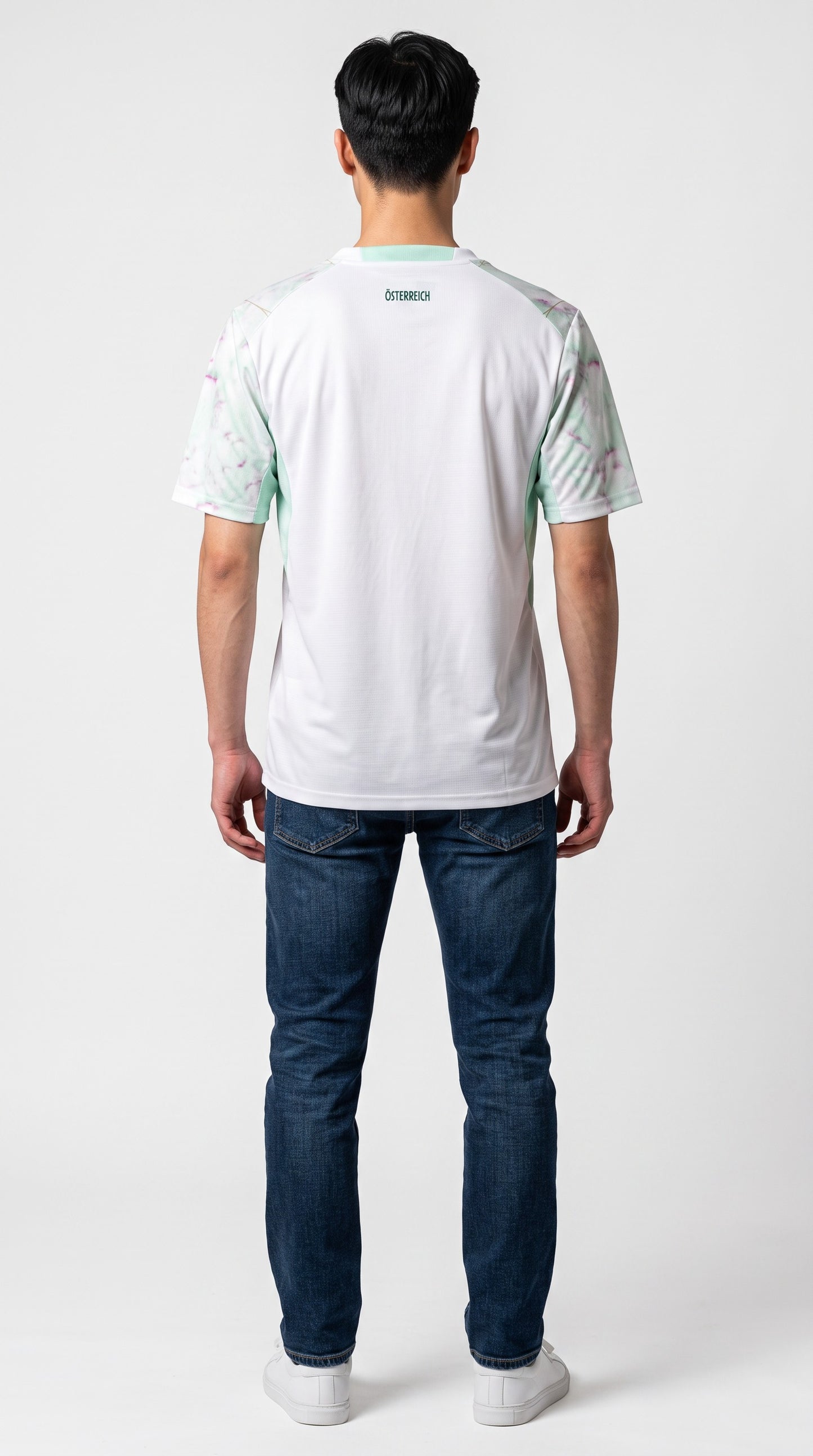 acervo-generated:back:f12b14:austria-2026-fora-244081413